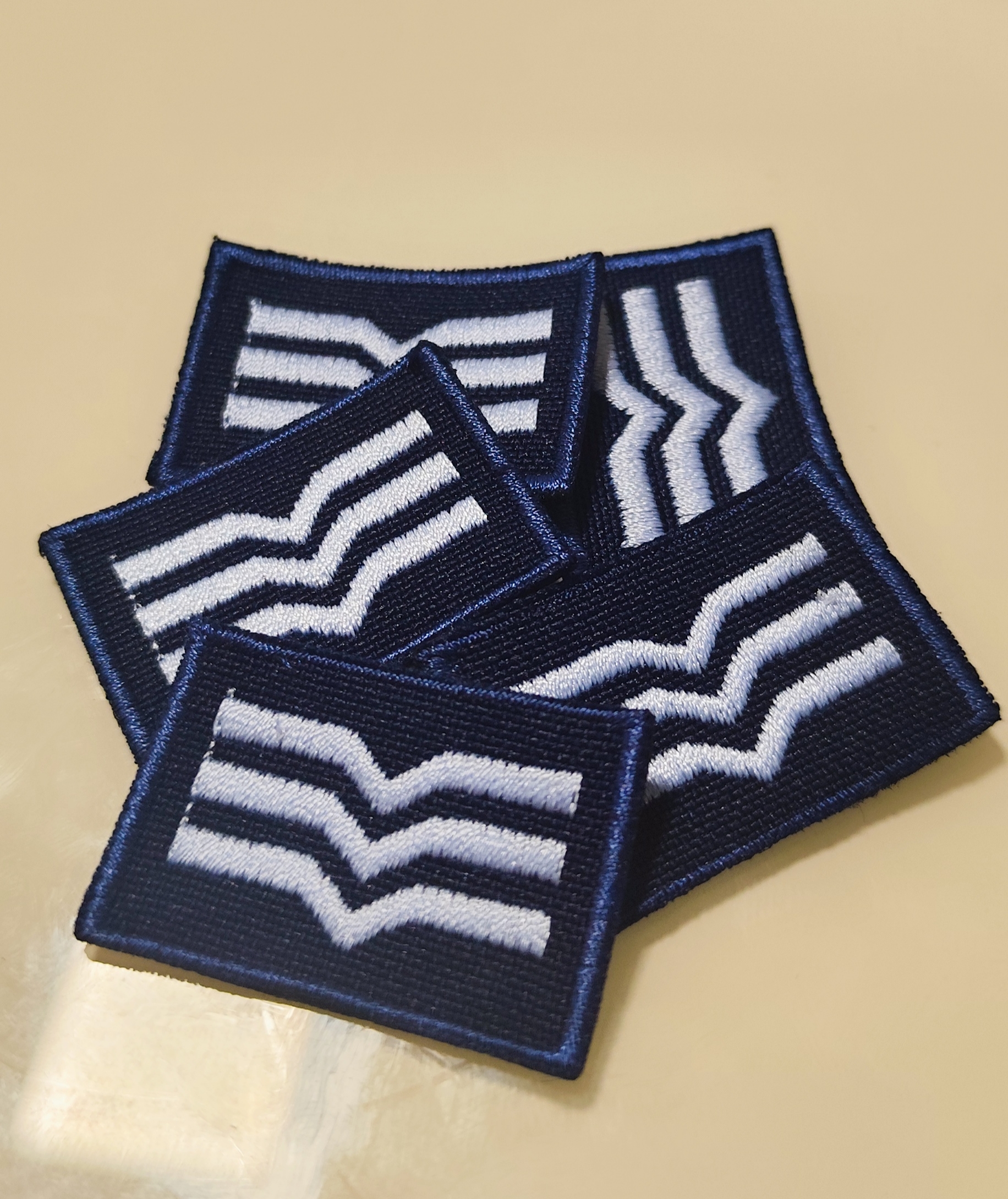 Insignia bordada para bibico - 3º Sargento